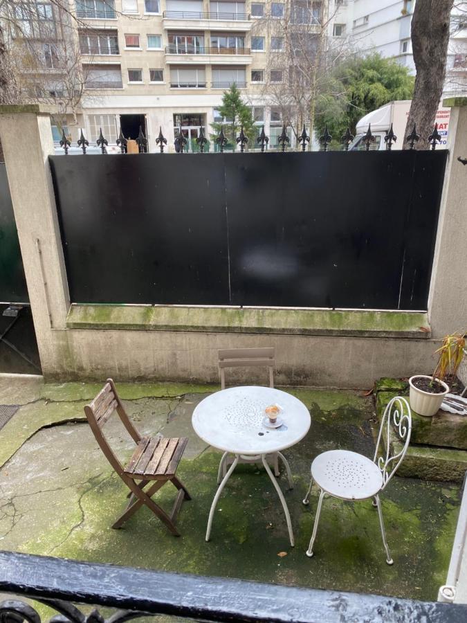 Cosy, Charming Apartment With Courtyard Paris Bagian luar foto