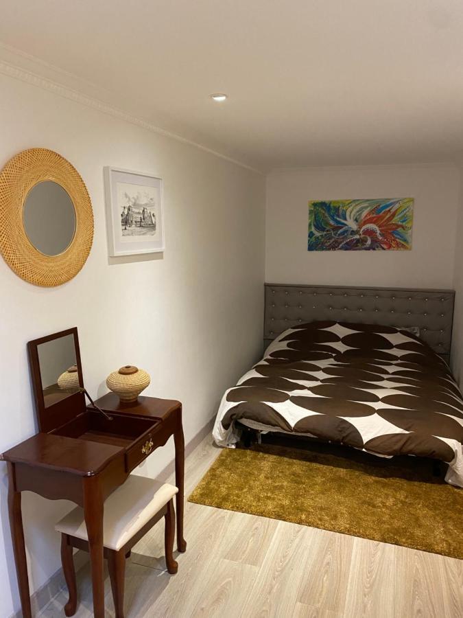Cosy, Charming Apartment With Courtyard Paris Bagian luar foto
